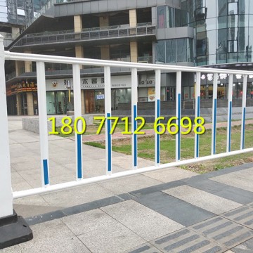 廣西市政道路護(hù)欄丨防城隔離欄馬路